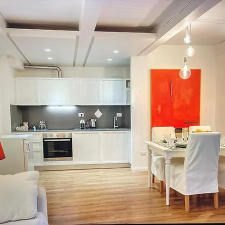Holiday home La Delizia, Giardino E Parcheggio Privato, *